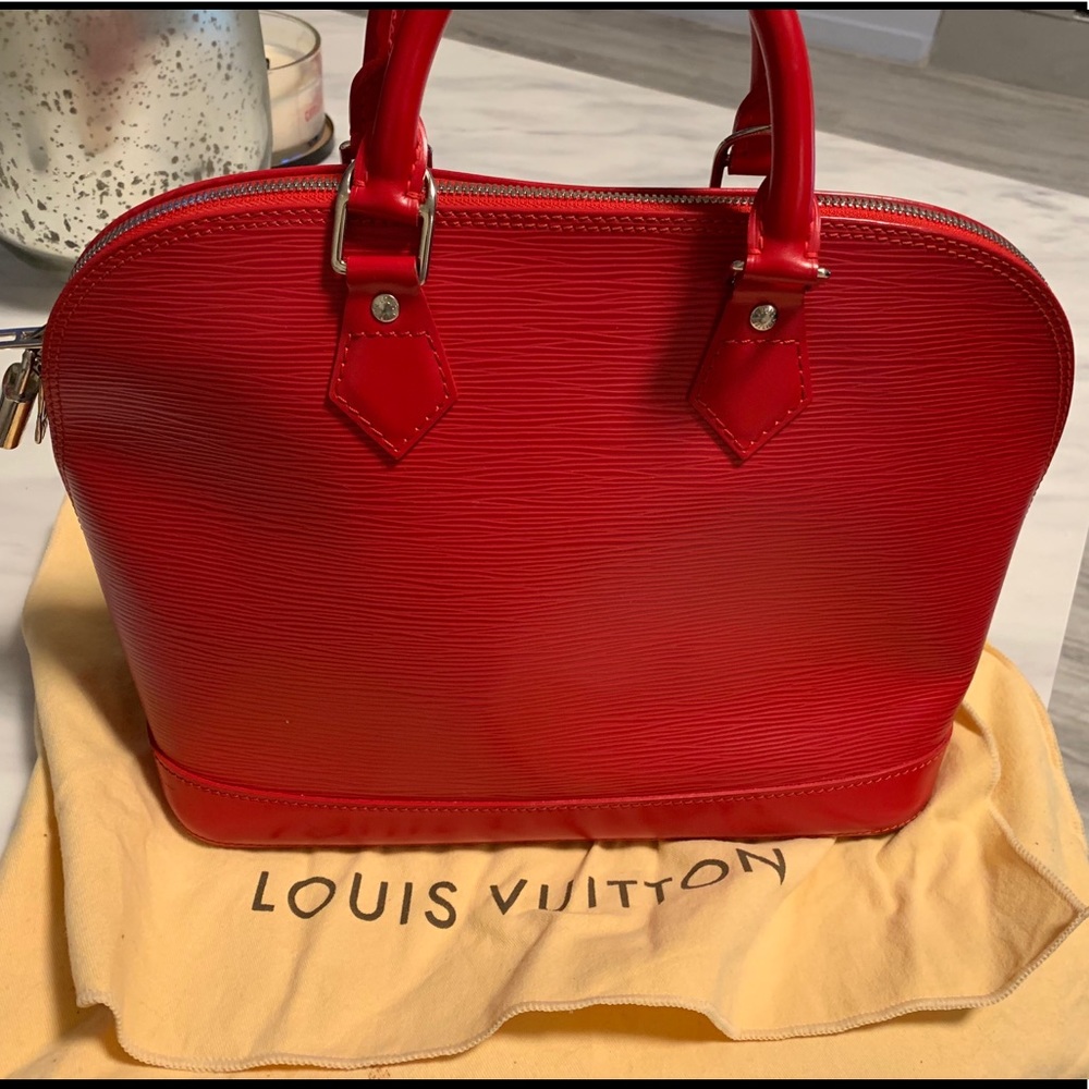Authentic Louis Vuitton Epi Alma pm Red